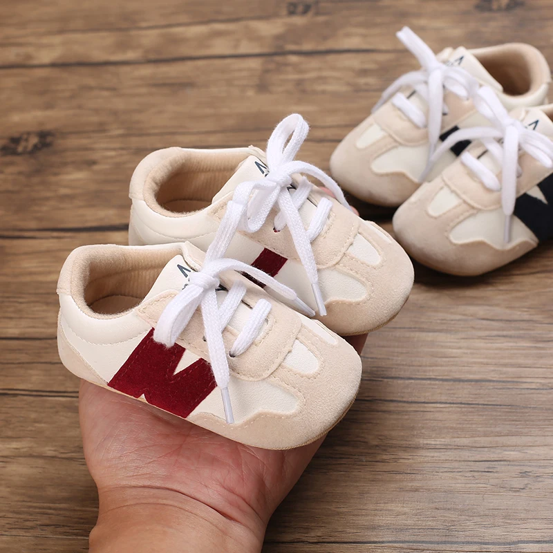 

Bebe Recem-Nascido Tenis Carta Retalhos Sapatos Casuais Do Bebe Anti-Deslizamento Cem Da Crianca Do Bebe Meninos Meninas Sapatos