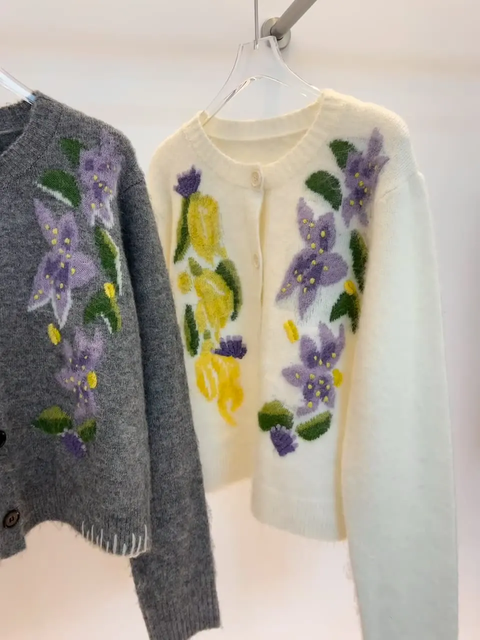 Autumn 2024 New Alpaca Blended Two-color Nanyang Flower Intarsia Velvet Loose Sweater for Women