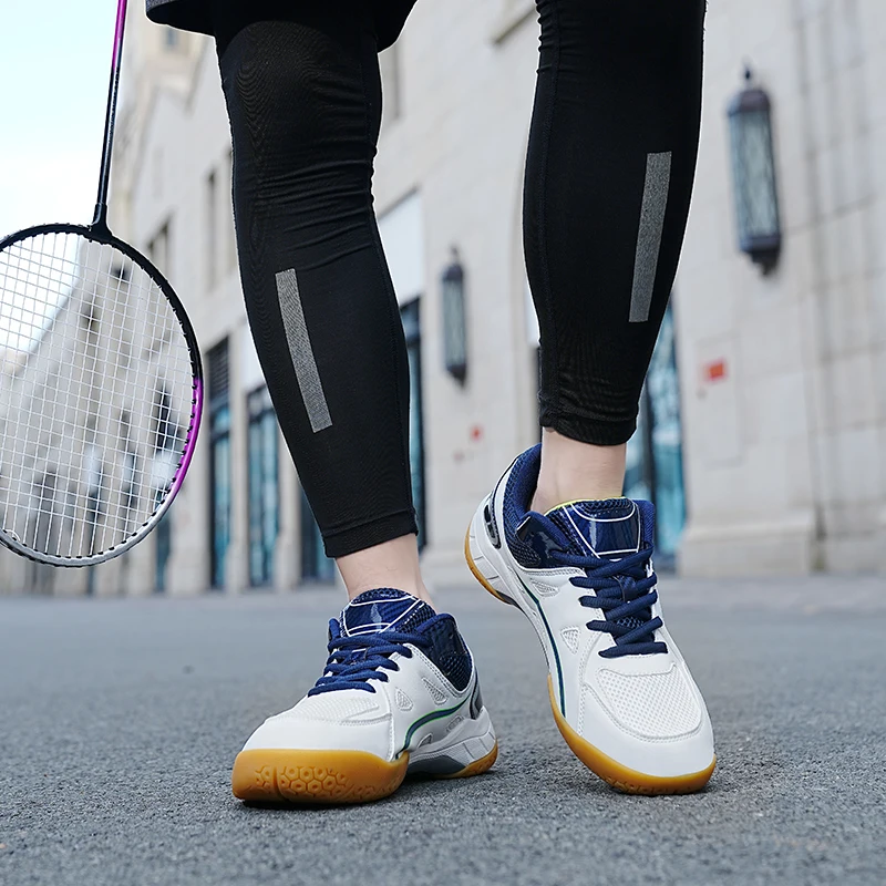 รองเท้าวอลเลย์บอลผู้ชายรุ่นใหม่ รองเท้ากีฬาแบดมินตันกลางแจ้ง รองเท้ากีฬาตาข่ายระบายอากาศ รองเท้าเทนนิส รองเท้ากีฬาในร่ม รองเท้าผ้าใบสำหรับฝึกซ้อม