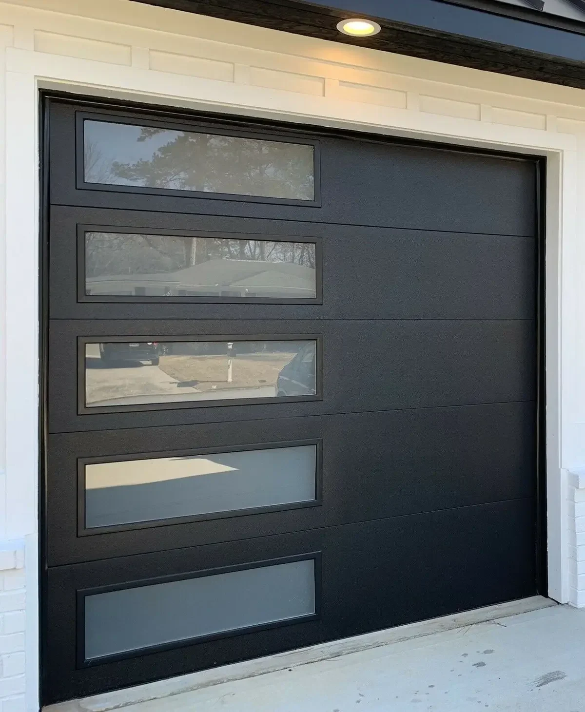 Produttore all'ingrosso Porta del garage personalizzata per la casa Porte del garage automatiche isolate Porte del garage componibili in vetro smerigliato