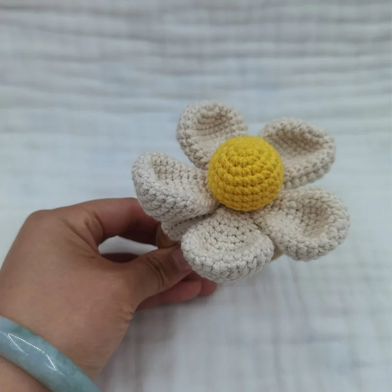 1PC Crochet Flower Rattle Toy Soother Bracelet BPA Free Wooden Teether Ring Baby Product Mobile Pram Crib Wood Toy Newborn Gifts