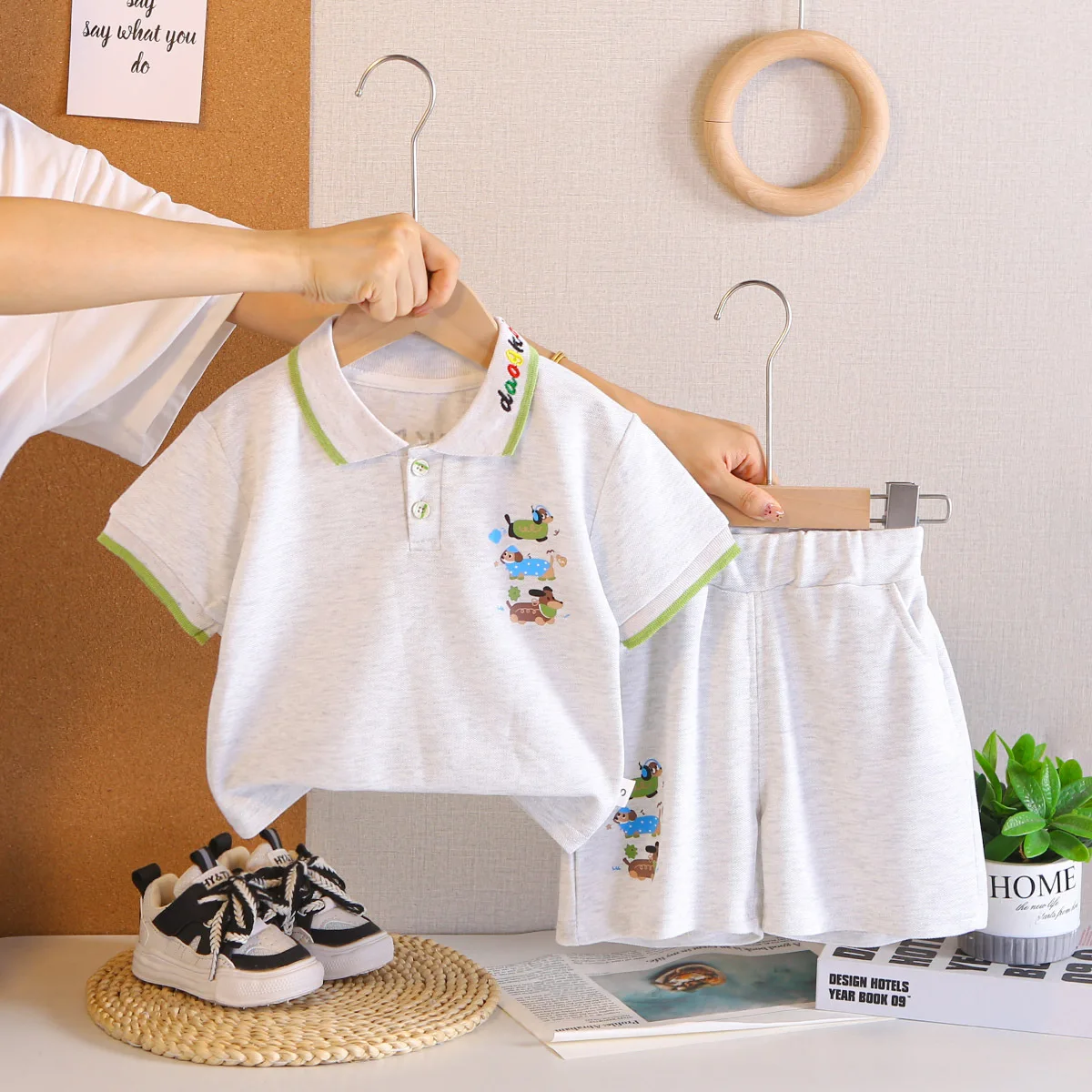 

Toddler Boys' Short Sleeved Summer Outfit Set 2026 New Children's Solid Color Cute Cartoon Dog Tops and Shorts 2 Piece Kids Suit
