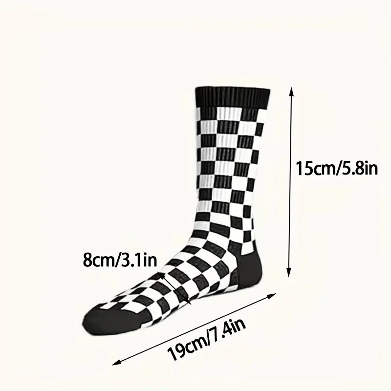 4/8Pairs of Black and White Checkerboard Checkered Women's Round Neck Socks Fashionable and Classic Couple Casual Mid Tube Socks