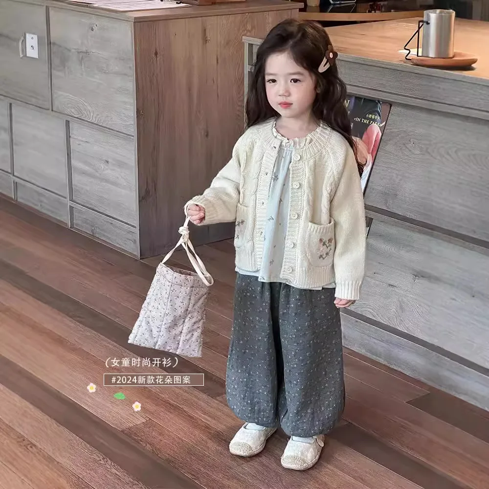 

Three-piece Set Knitted Sweaters Floral Pants Base Shirts Grils Children Sweet Cute New Fashionable Personality Soft