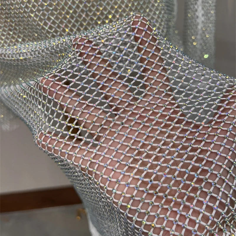 Damen-Abendkleid aus Netzstoff mit Strasssteinen, Rundhalsausschnitt, glitzerndes, durchsichtiges Kleid mit Diamant-Ausschnitten, Party-, Nachtclub-, Festival- und Rave-Kleidung – Detail 10