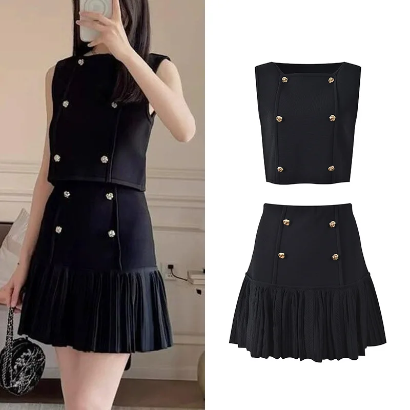

CHUJIE 2025 Ранняя осень Вязаный французский шикарный комплект — черный двубортный вязаный топ без рукавов и плиссированная трикотажная юбка, облегающий крой