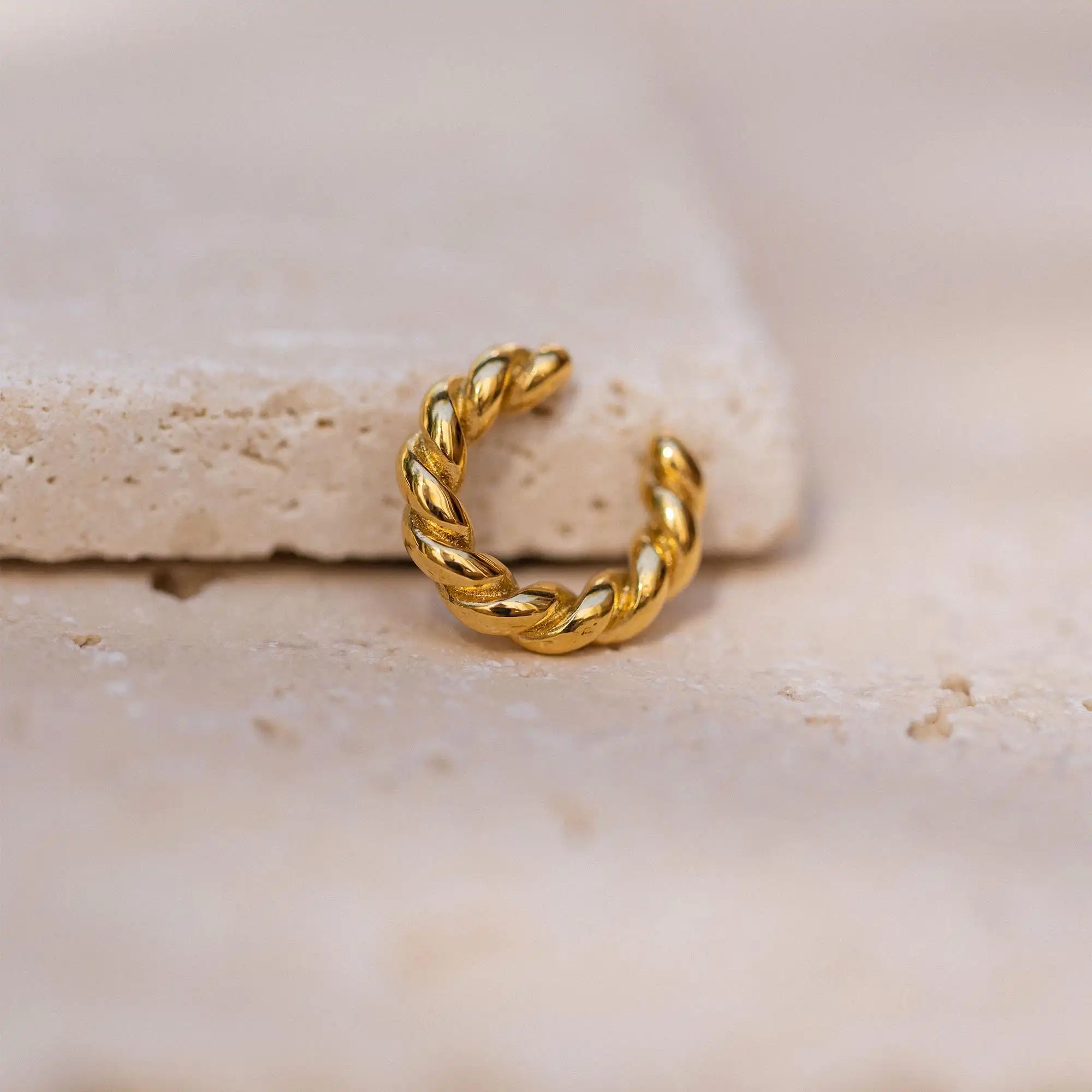Vintage Stainless Steel Brass Twist Circle C-shape Hoop Earring for Women 18K Gold Plated Chunky Stud Earrings Simple Jewelry