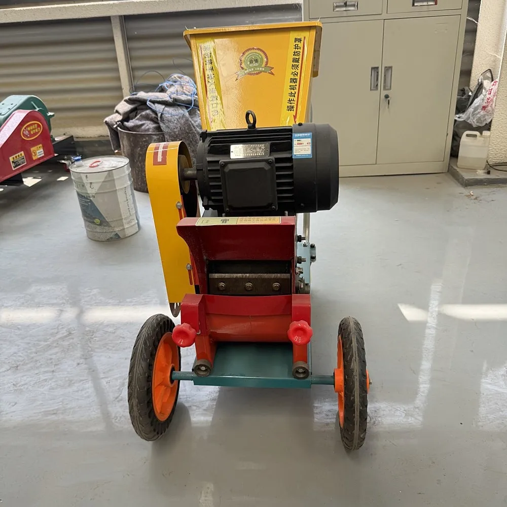 AIROW Electric Branch Crusher 5.5 kW Low Noise Motor Compact Footprint for Urban Garden and Community Use