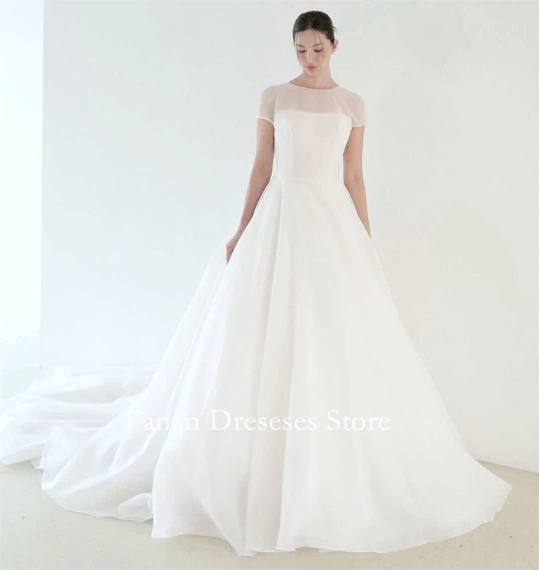 Korean O-Neck Short Sleeves A-Line Wedding Dress Organza Ivory Minimalist Maternity Bridal Gown For Photoshoot