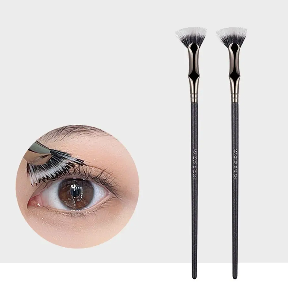 Mascara Applicator Angled Fan-shaped Eyelash Brush Fine Professional Mascara Fan Brush Clearly Rooted Wooden Handle Women