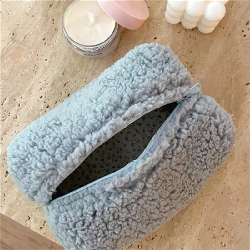 Lamb Plush Soft Toiletry Bag Solid Makeup Bag Women Portable Travel Skincare Zipper Handbags Storage Organizer Make Up Wash Bags