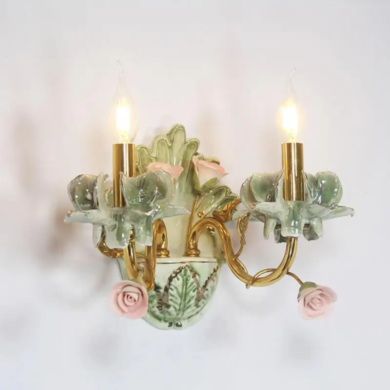 โคมไฟติดผนังเซรามิกทองแดงสไตล์ฝรั่งเศสแบบย้อนยุคพร้อมกระจกเงาสุดหรูข้างเตียงนอนโคมไฟ LED สำหรับร้านอาหาร