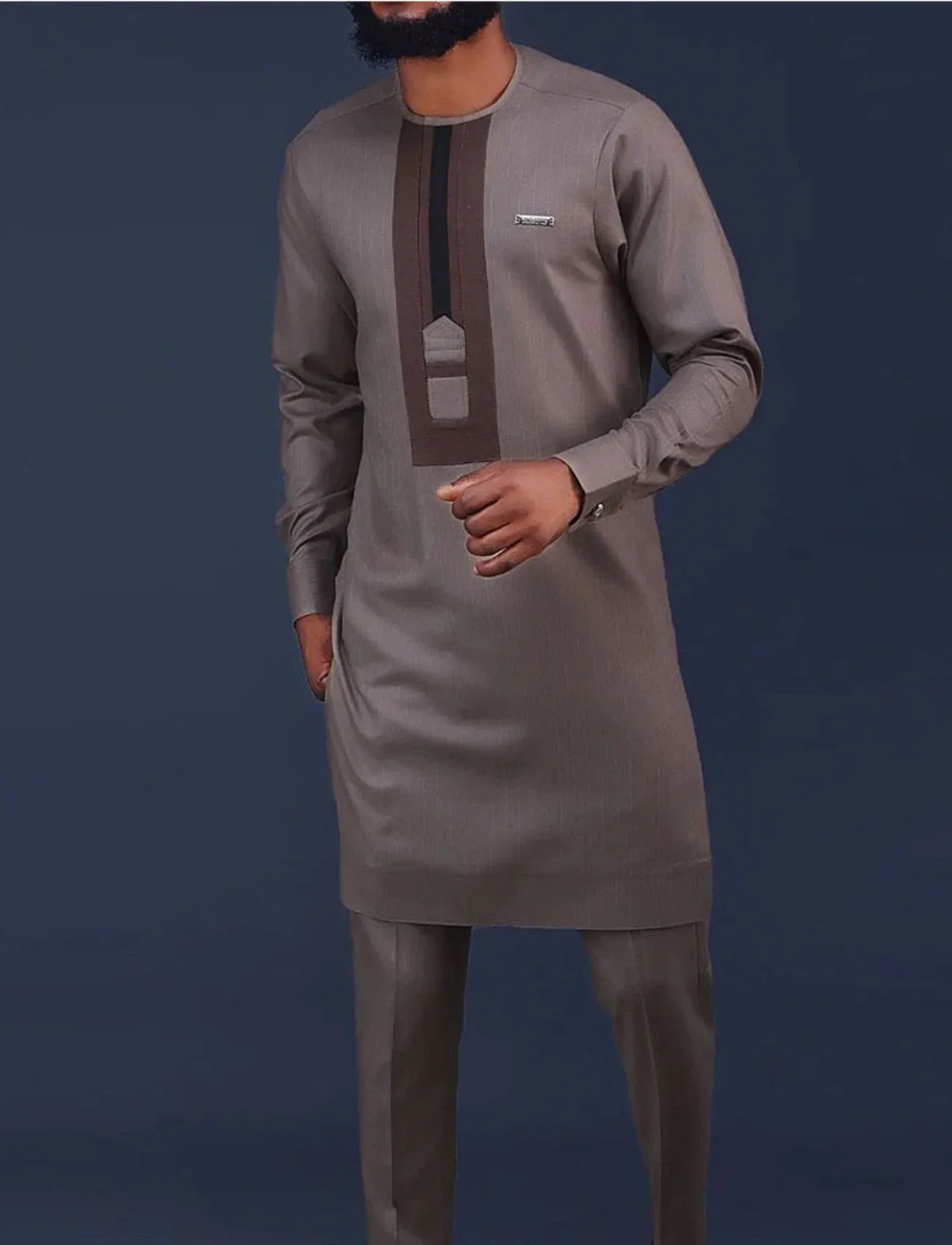 أفريقيا مجموعات طويلة الأكمام الياقة المستديرة المرقعة العرقية قميص سراويل تقليدية قطعتين مجموعة حفل زفاف الدعاوى الأفريقية للرجال