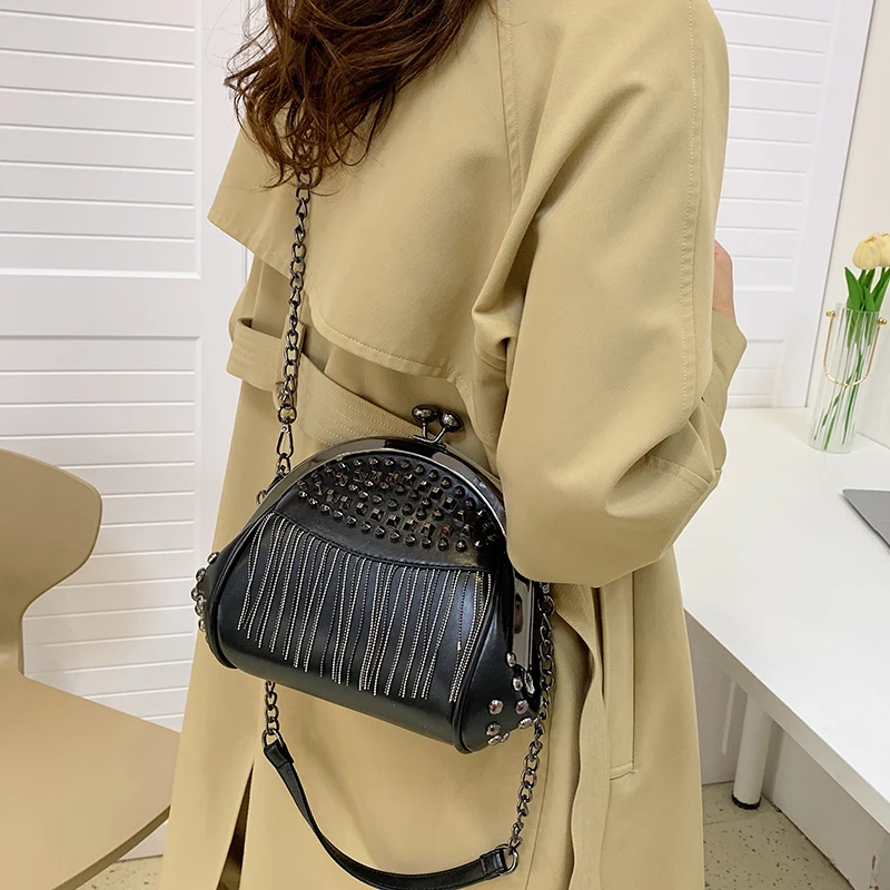 Women Bag New Style Rivet Tassel Fashion Shell Bag Korea Style Shoulder Messenger Bag Chain Handbag High Quality Luxury Designer