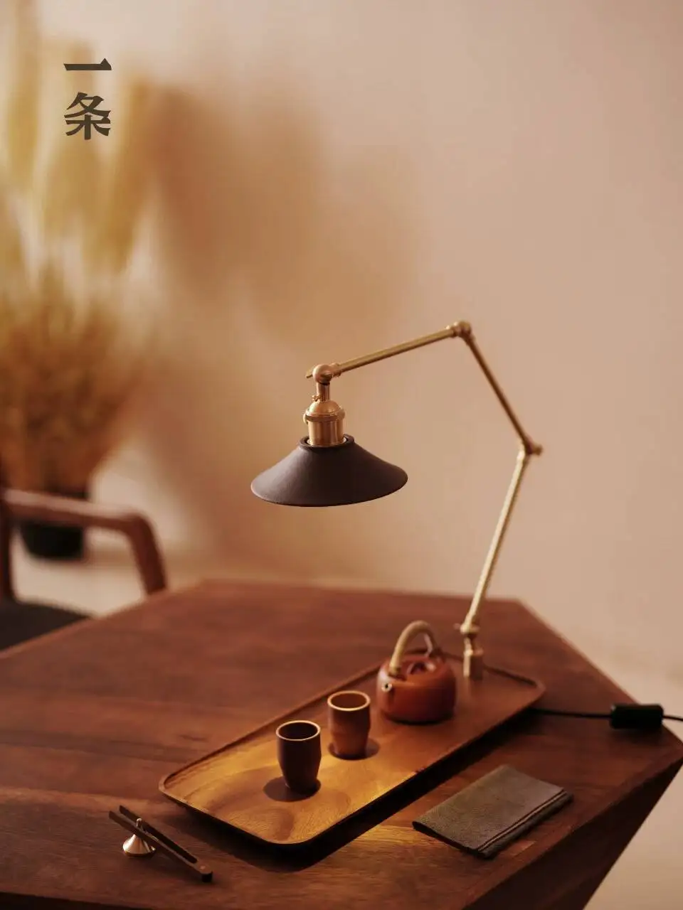 A New Style Purple Clay [Robotic Arm Dry Brewing Stand] Lighting Lamp Tray Sea Tea Table
