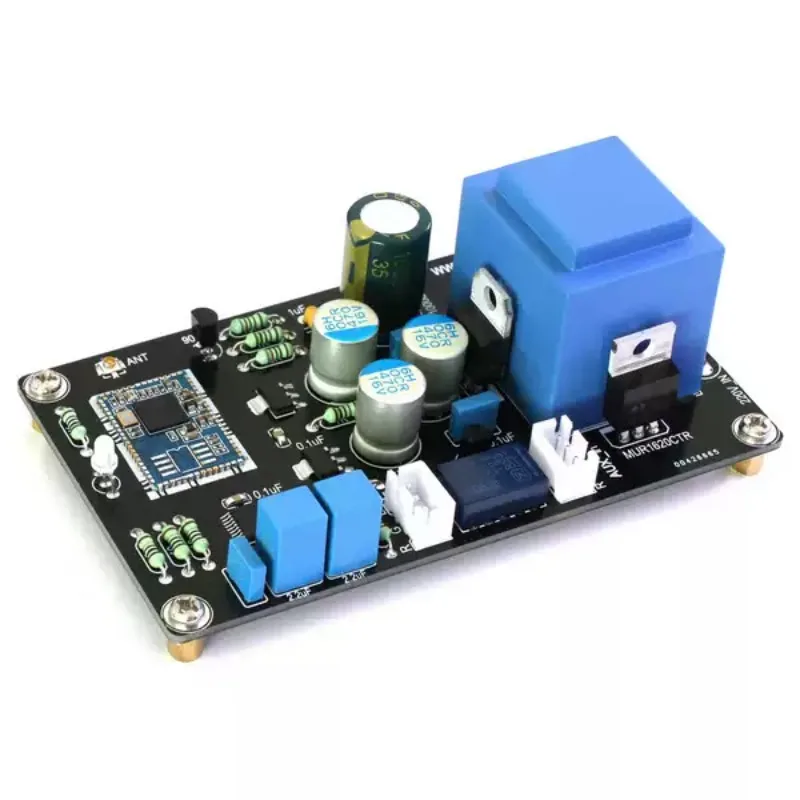 Bluetooth-приемник CSR8675, модуль декодирования PCM5102A, ЦАП с усилителем мощности и функцией переключения сигналов.