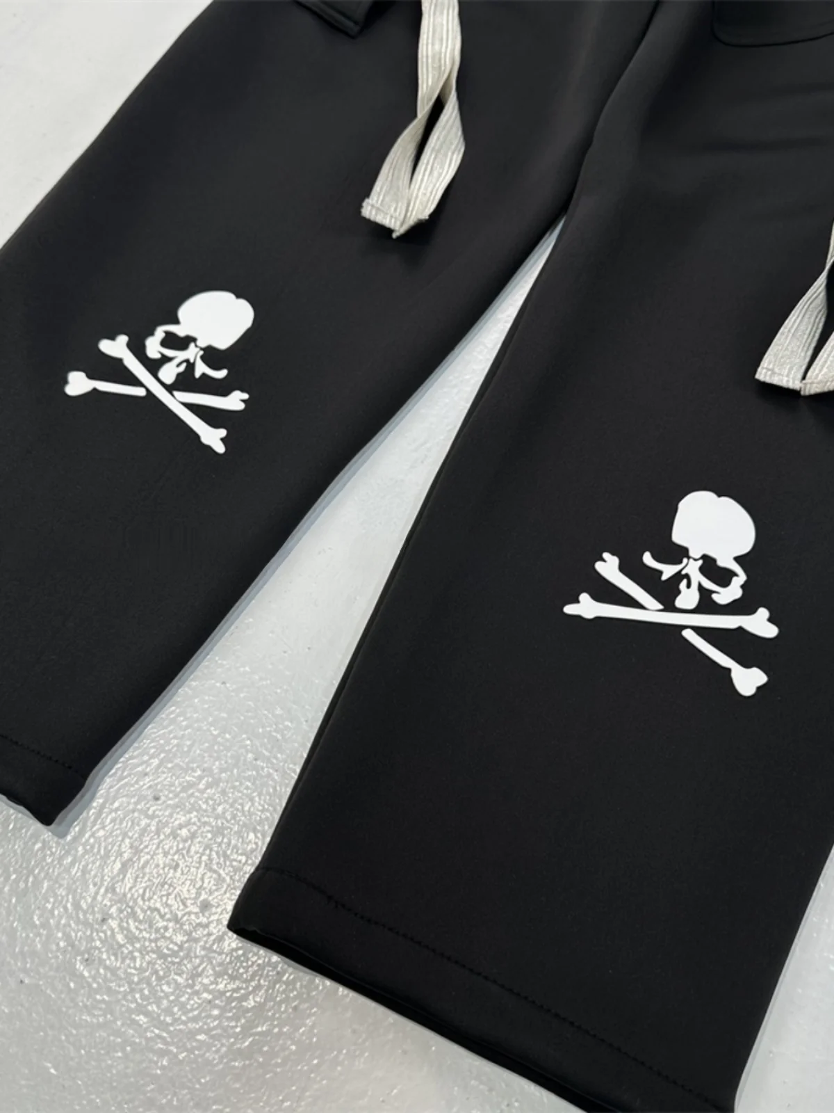 MMJ Skull Ins กางเกงทำงานลำลองทรงหลวมสไตล์ญี่ปุ่นพร้อมเชือกผูกและกระเป๋าหลายช่องสำหรับผู้ชายและผู้หญิงสวมใส่ในชีวิตประจำวัน