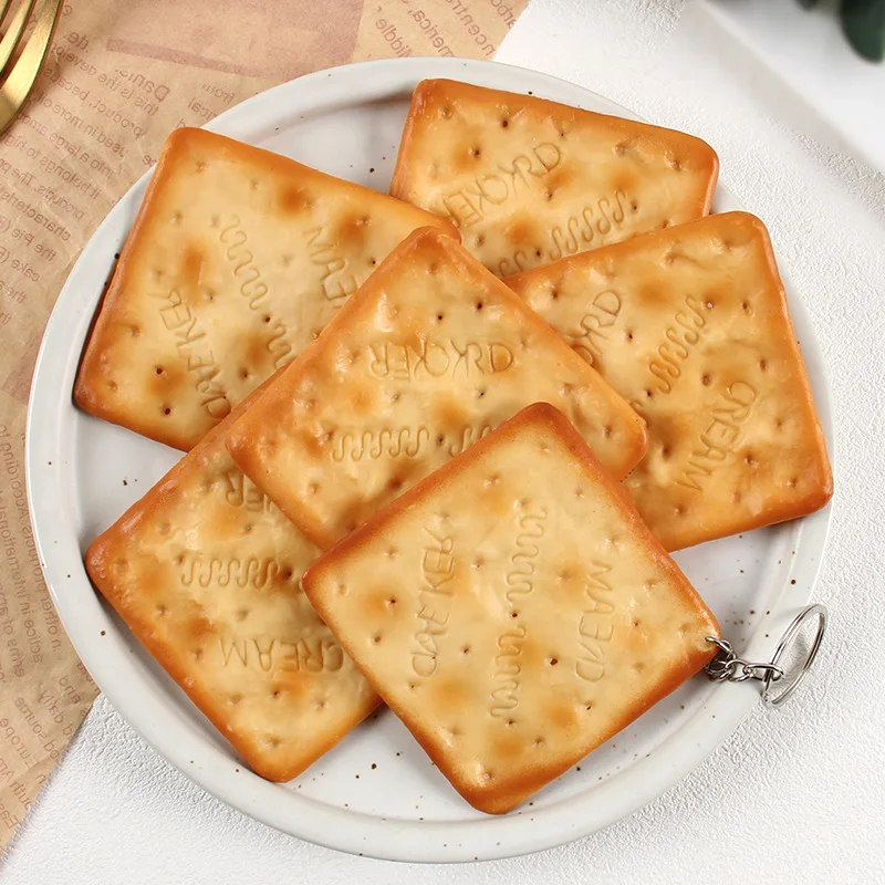 

Fake Square Cookies Soda Crackers Snacks Cookie Keychain Creative Simulation Pendant Play House Toys Decorations Home Decor