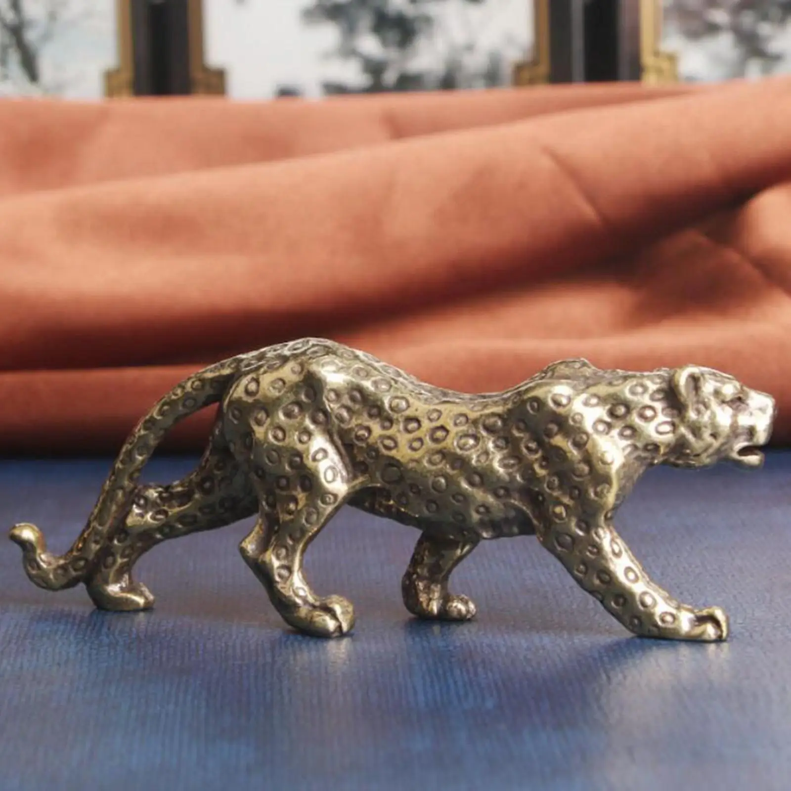 Miniatures Leopard Statue Panther Figurine Copper Collectible Lifelike Animal Sculpture for Home Office Table Centerpiece Decor