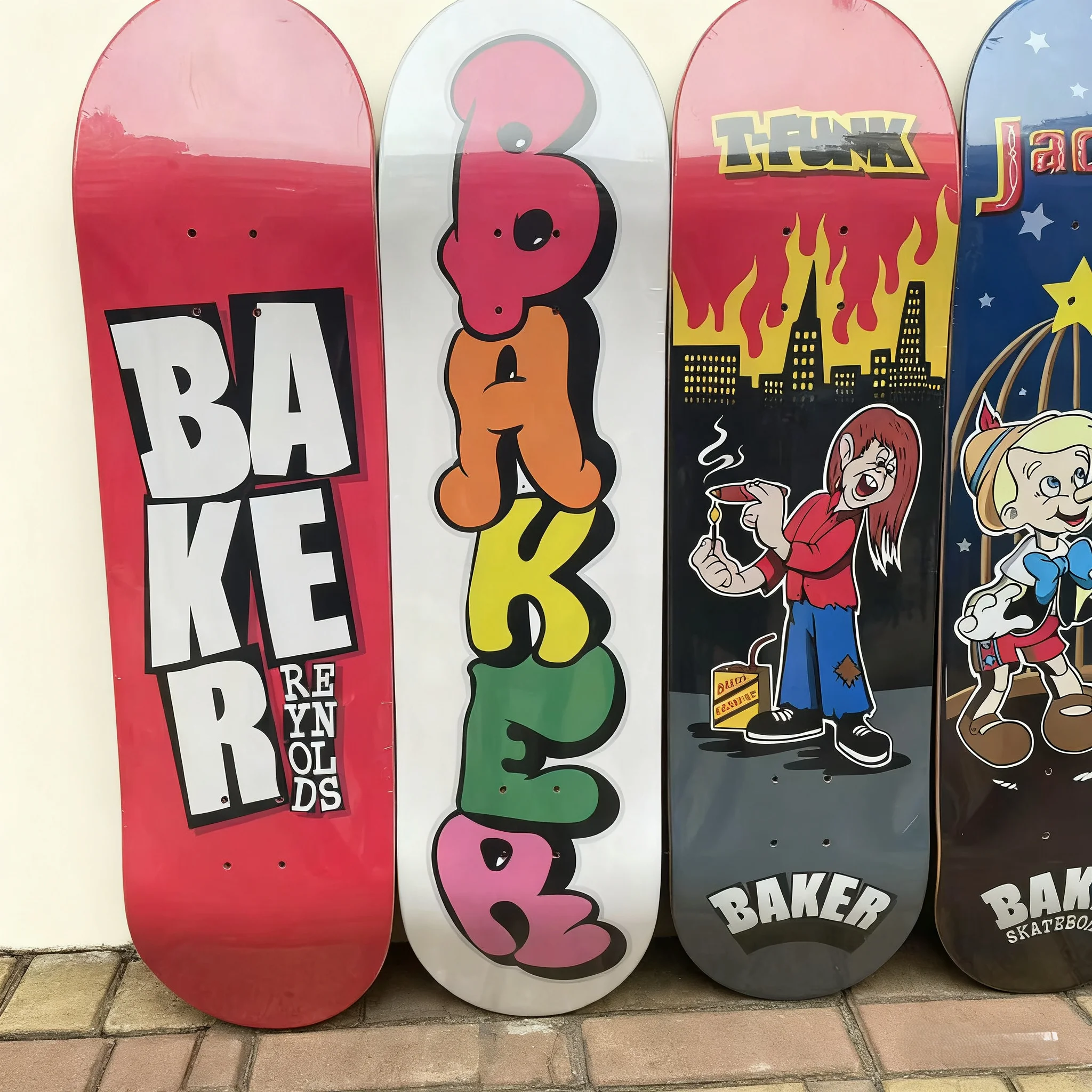 سطح لوح تزلج بيكر مصنوع من خشب القيقب الكندي بنسبة 100%، هيكل 7 طبقات، خيارات الحجم: 7.75/8.0/8.25/8.5 بوصة