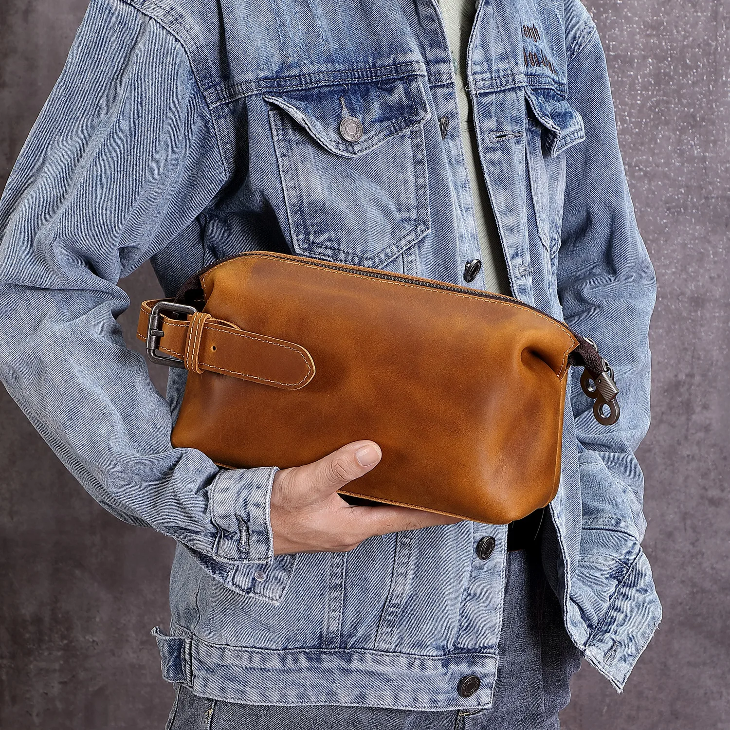 

Leather Retro Men's Clutch Bag Genuine Wash Bag Handheld Makeup Bag Large Capacity Storage for Middle-Aged Casual Use