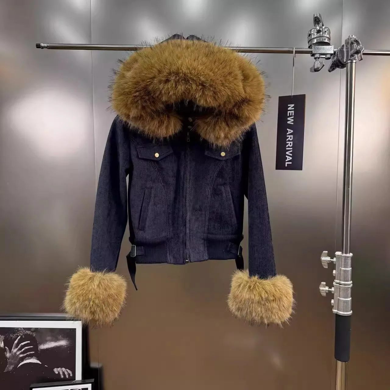 

2025 Autumn Women's Denim Jacket with Large Fur Collar, Zipper, Casual, Hooded, Y2K Style, New Fashion, High-Quality Coat bra