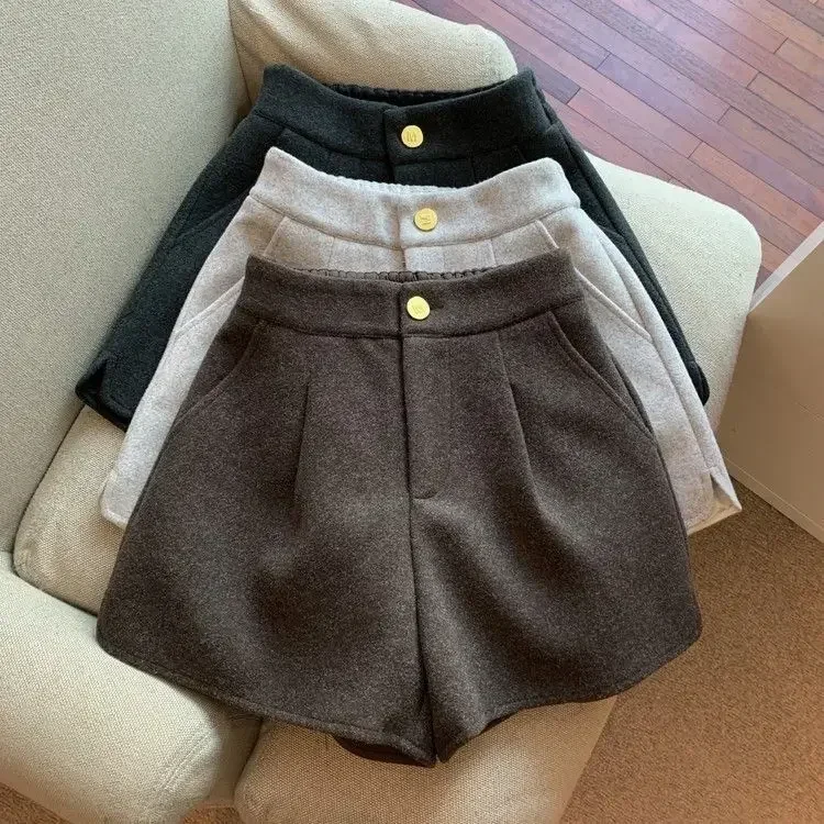 Fashion Korean Split Wide Legs Autumn Winter New Black Thickened Woolen Shorts for Women's Casual Short Femme Y2k  Z838