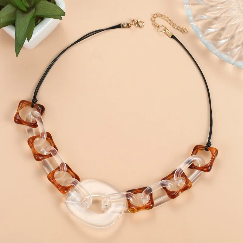 Amber acrylic ring pendant, bib necklace, geometric collarbone chain, first-hand source of European and American cross-border ac