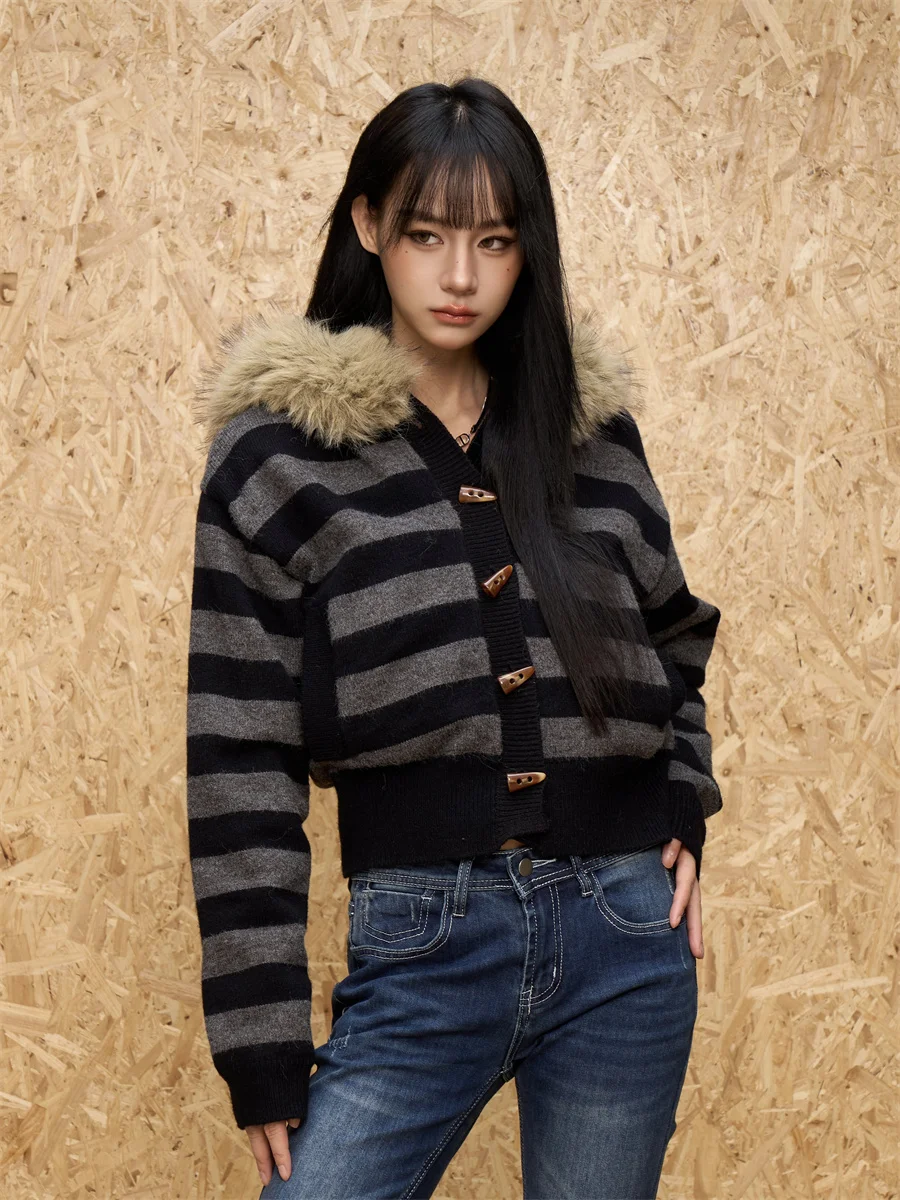 

American Retro Striped Hooded Sweater Women's Button Cardigan Coat Soft Knitted irt Large Fur Collar Loose Fit Spring Wear