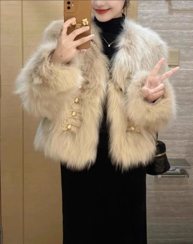 

Long sleeved synthetic fur short jacket