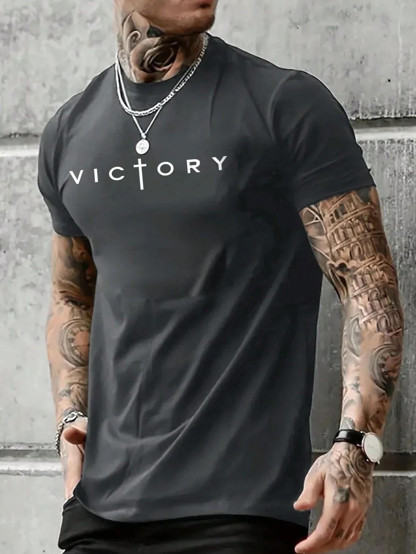 تي شيرت Victory أسود أبيض ورمادي كحلي بتصميم متقاطع مع نص ديني للجنسين من القطن ملابس الشارع الشهير غير الرسمية