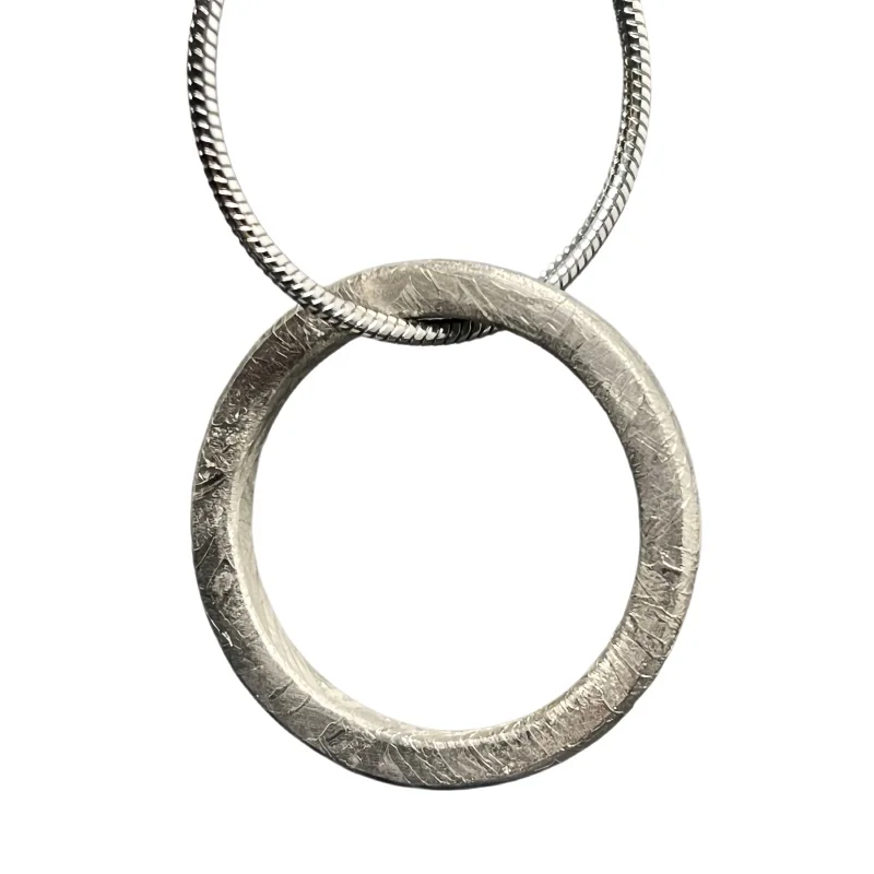 Natural Muonionalusta Iron Meteorite Pendant Nickel Plated Precision Cut Hollow Ring Meteorite Necklace Collectible Gift LK613