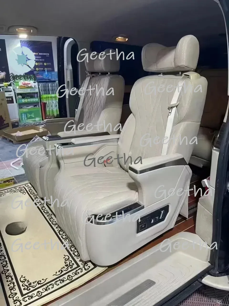 

Luxury Rear Row Car Seat for Sprinter Hiace Vito