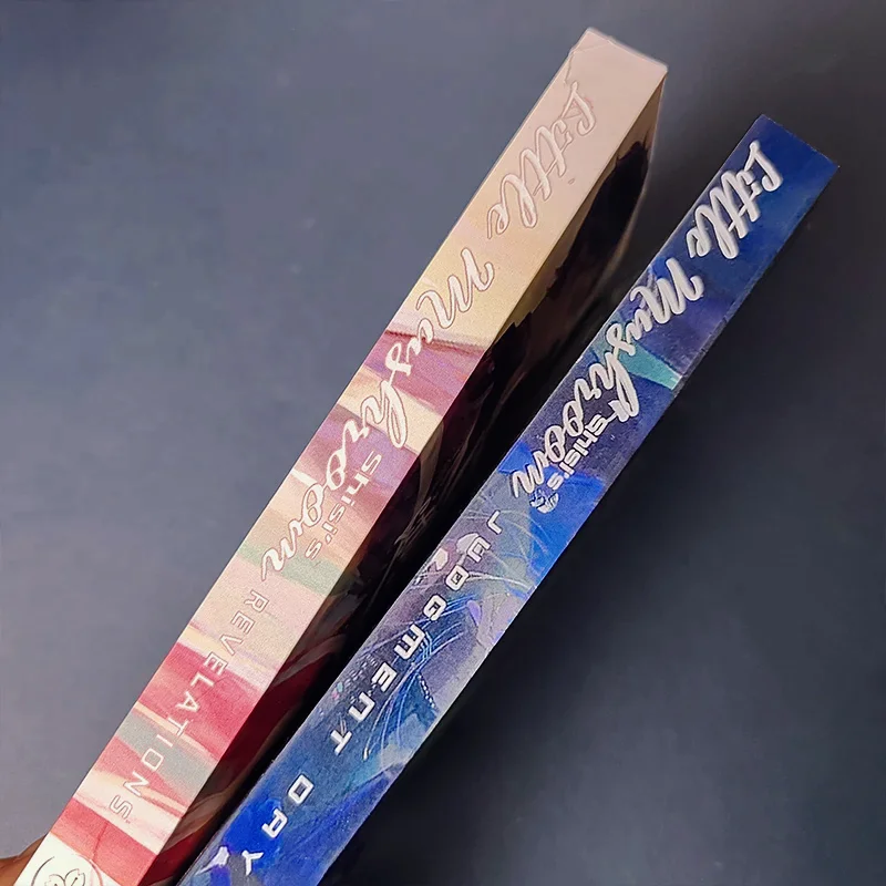 

2 книги: научно-фантастические романы на английском языке «Маленький грибочек», «День Судного дня» и «Откровения», а также манга-романы.