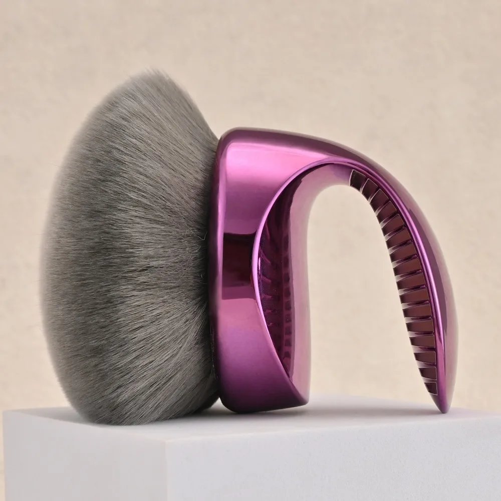 

Beauty Blend & Blur Body Kabuki Brush Extra Large Professional Blending Applicator Vegan Bristles Powder Blush Brush