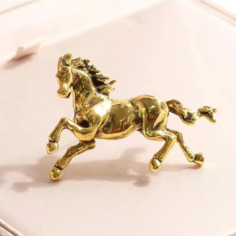 New Sale Enamel Horse Racing Brooch For Women Unisex Alloy Animal Brooches Clothing Accessories Corsage Jewelry Gift