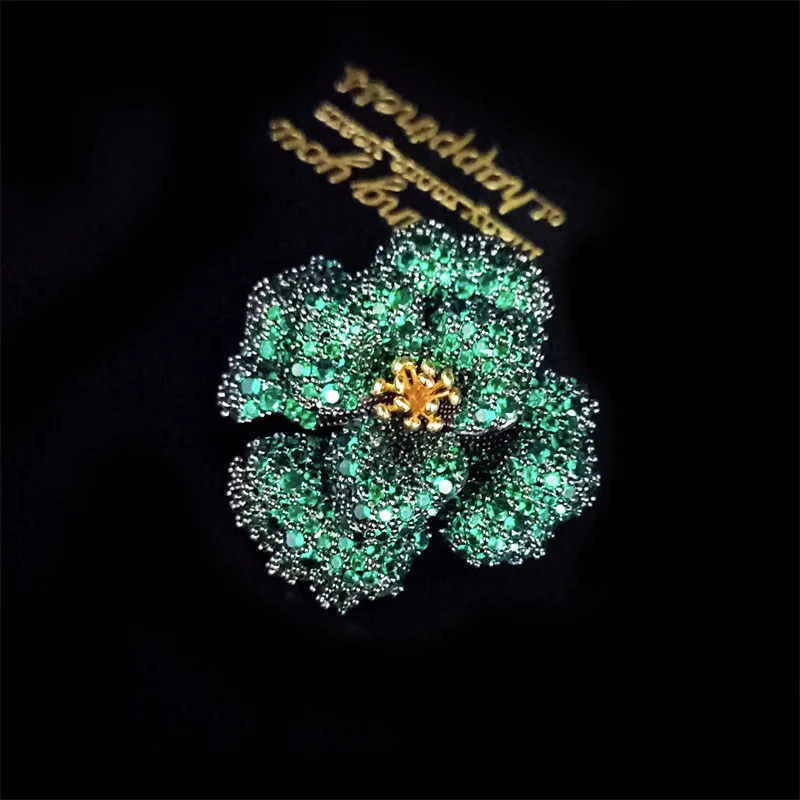 

Heavy Industry Inlaid Green Zirconia Mountain Camellia Brooch Women's Vintage Double Layer Flower Decoration Exquisite Pin