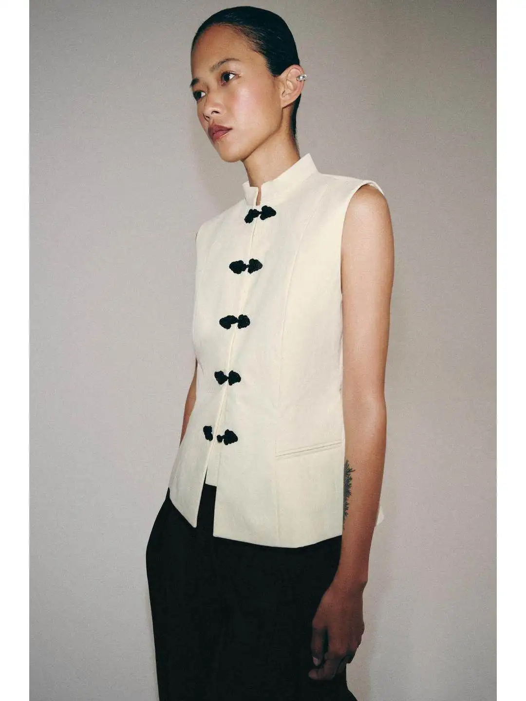 Summer Slim Fit Vest round Neck Sleeveless Closure Decorative  Pocket Knot Design Women's Fashion Polyester Blend Vest