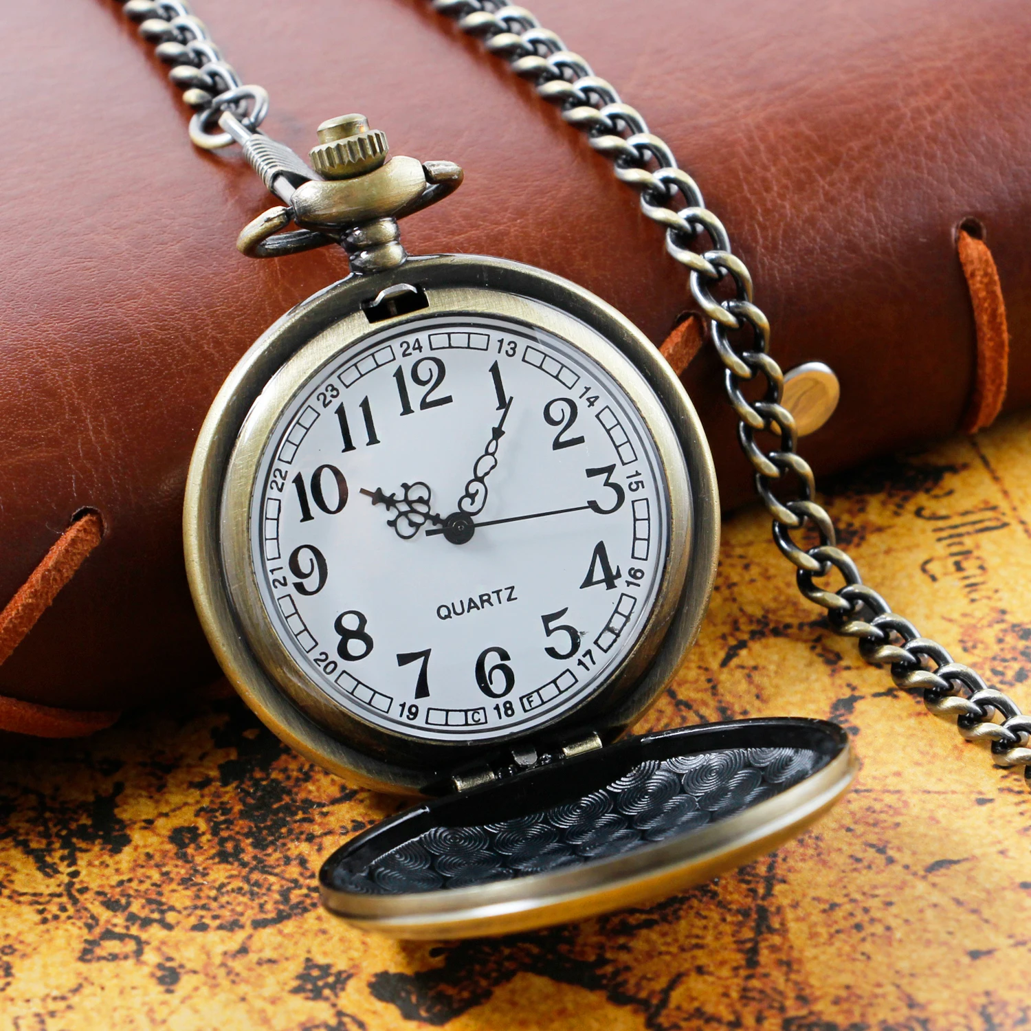 Vintage Classic Bronze Quartz Pocket Watch Pendant Clock Student Gift Exquisite Necklace Pocket Watch Men's and Women's Gift