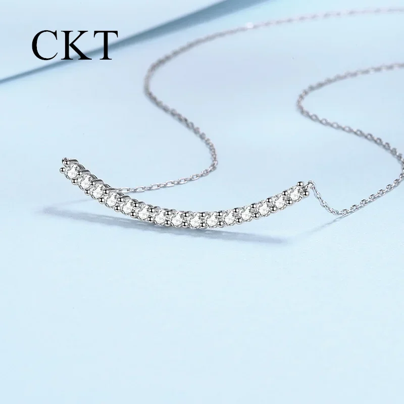 18K White Gold Smile Face Necklace for Women Chain Pendant Hundred Match Moissan Diamond Platinum Pt950 Wedding Jewelry Gift