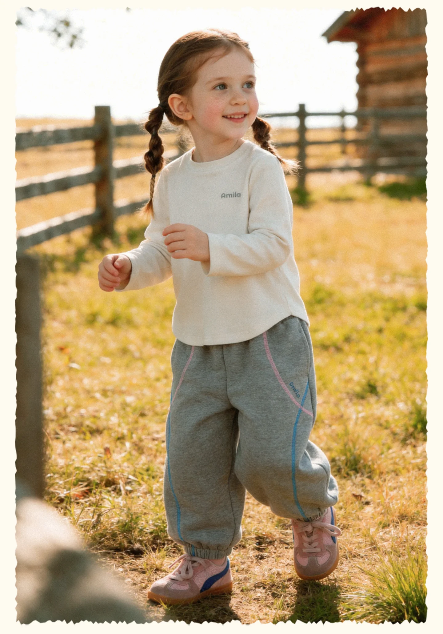 Amila 2026 Herbst Neue Kinder-Freizeithose Sportliche Hose mit Bündchen, Farbblock-Streifen, Marken-Stickerei, Modische, Bequeme Alltagshose – Detail 10
