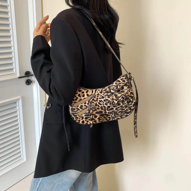 New Locomotive Girls Handbag Ladies Sexy Leopard Pattern Leather Shopping Underarm Shoulder Bag Female Rivet Crossbody Phone Bag