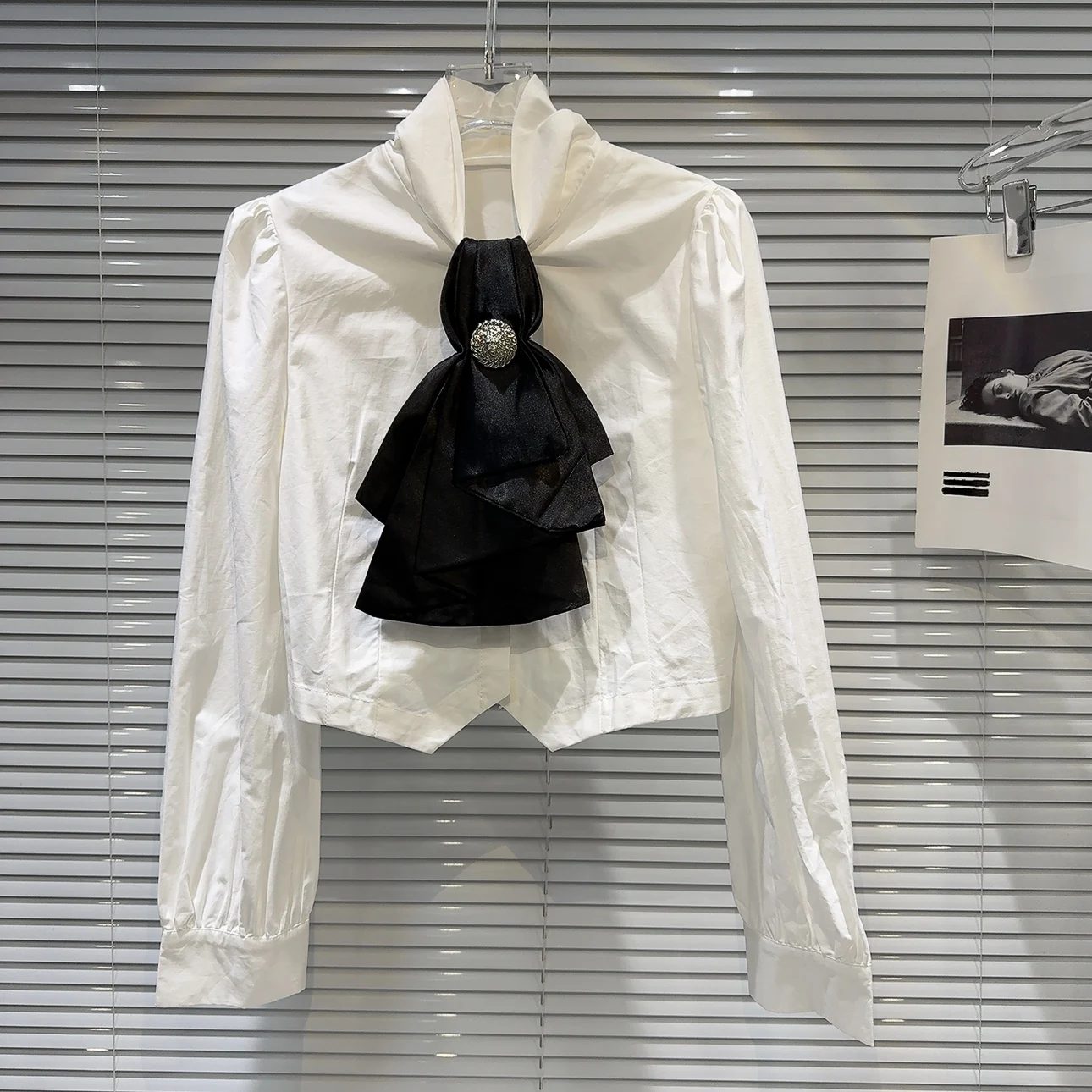 

Faionable Pure Color Metal Knot Tie irt French Sle Прямой вырез Полиэфирное волокно Удобное для кожи Дышащее женское...