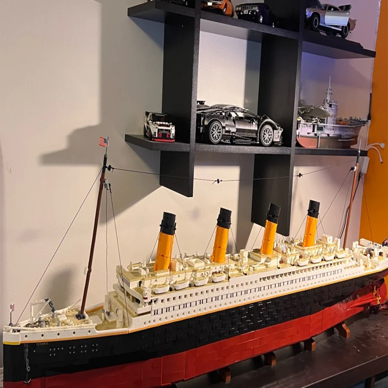 New 9090PCS Movie-Series Titanic large Cruise Boat Ship Compatible 10294 Building Block Bricks Figures Diy Toys For Christmas