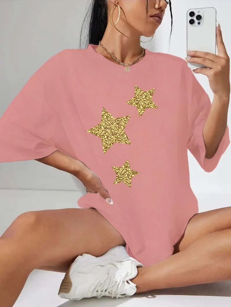 Stylowa koszulka damska plus size z luźnym krojem i wzorem gwiazd, elegancka i modna koszulka z motywem gwiazd dla kobiet.