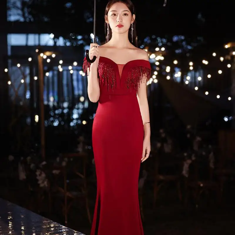 Elegant Burgundy Bride Wedding Dress Chinese Qipao Sexy Off Shoulder Mermaid Banquet Dress Exquisite Embroidery Tassel Vestidos