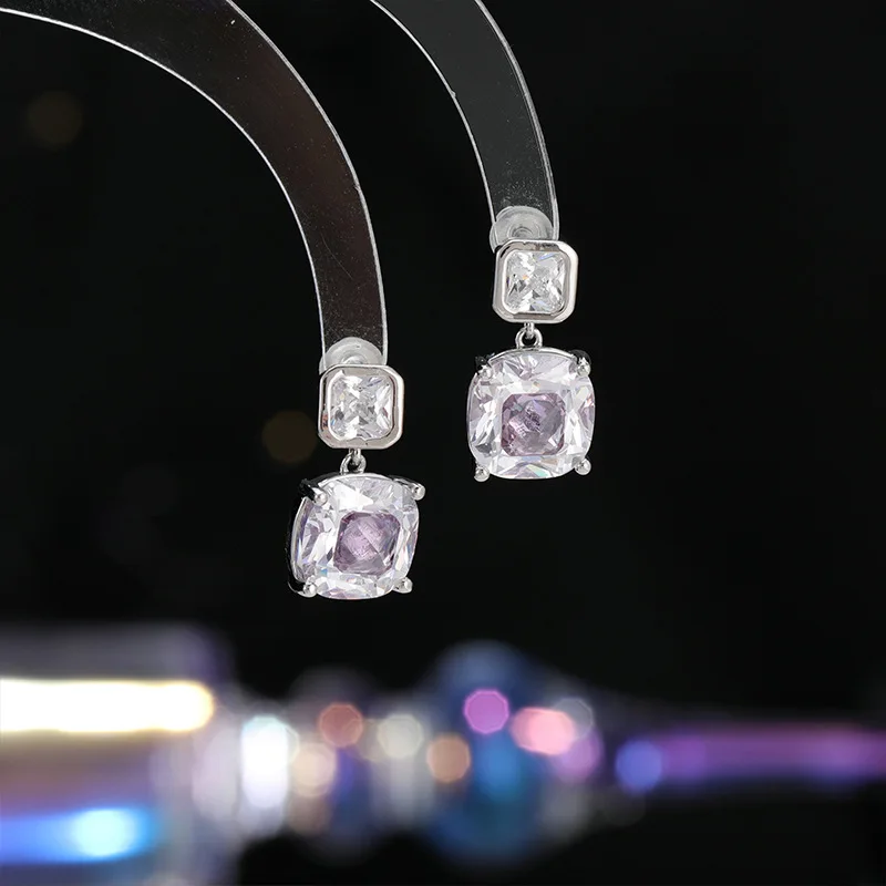 

Grand design, brand-new high-end, light luxury, niche geometric stud earrings, simple and versatile stud earrings