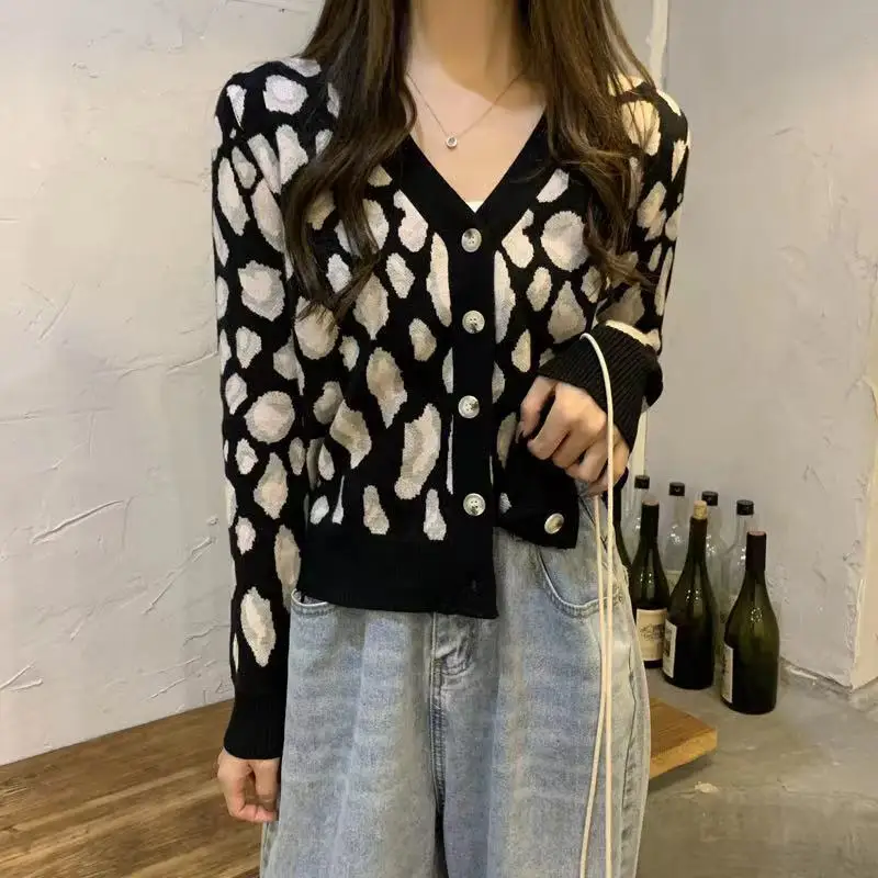 Women\'s Clothing Temperament Sweet New Loose Buttons V-neck Printing Long Sleeve Autumn Winter Thin Knitting Sweaters Cardigan