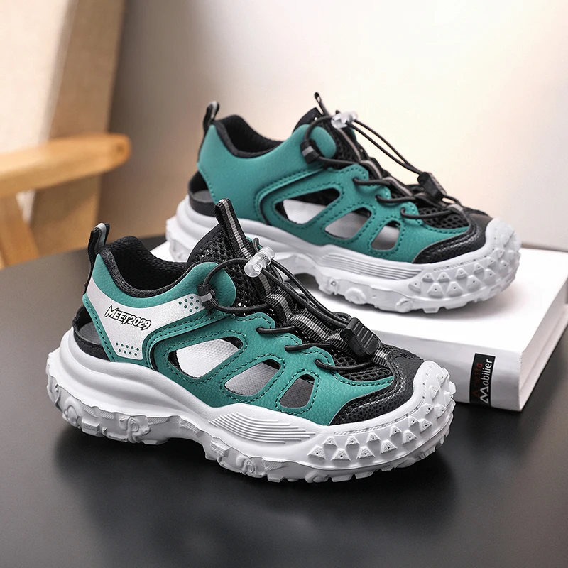 A pair of breathable and cool summer-style children's shoes, with soft, comfortable and lightweight upper, MF-59