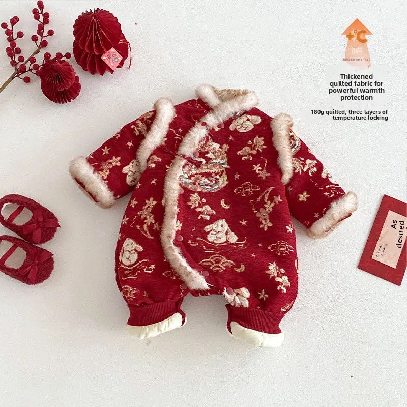 

Новогодняя одежда для маленьких кроликов, новинка 2025 года, зимняя детская супер милая хлопковая одежда в китайском стиле для ползания, одежда для новорожденных